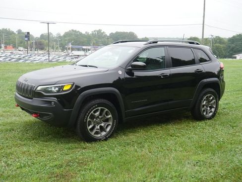 Used 2022 Jeep Cherokee Trailhawk w/ Sun, Sound & Nav Group AWD/4WD image 9