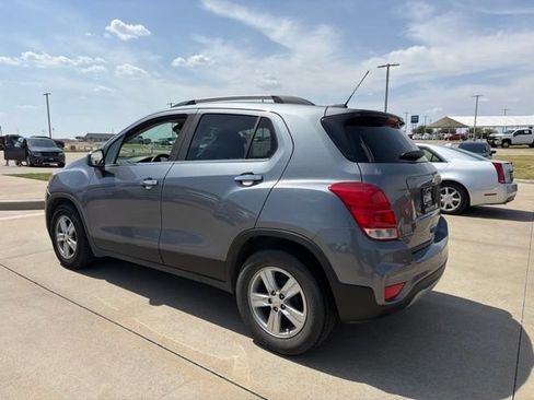 Used 2019 Chevrolet Trax LT w/ LT Convenience Package FWD image 7