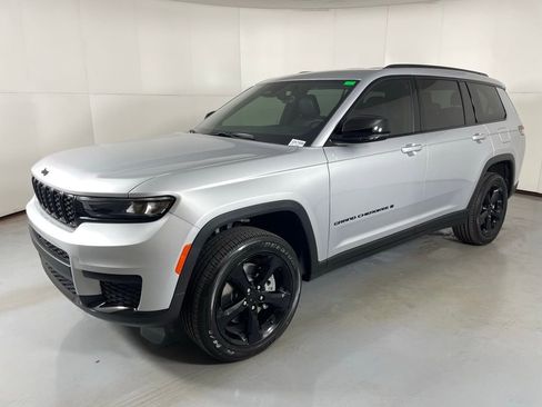 New 2025 Jeep Grand Cherokee L Laredo AWD/4WD image 4