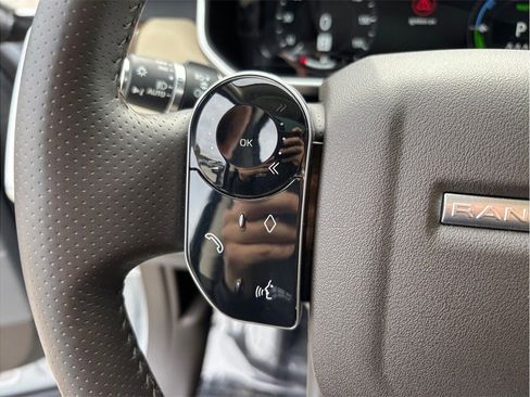 Used 2020 Land Rover Range Rover Sport HSE image 30