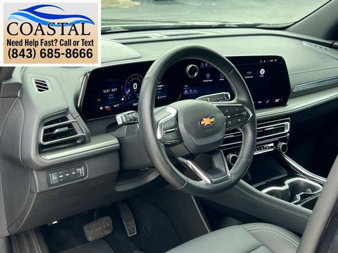 Used 2025 Chevrolet Traverse LT AWD/4WD image 6