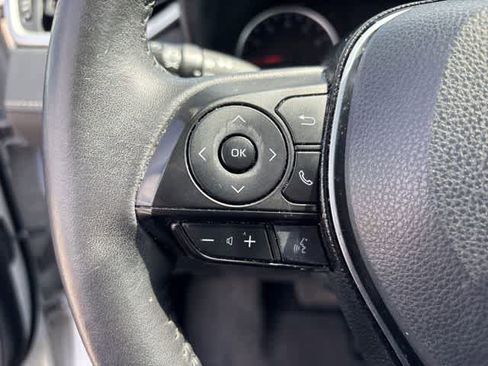 Used 2021 Toyota RAV4 XLE Premium FWD image 12