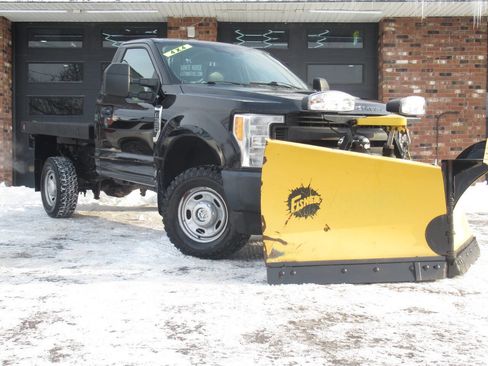 Used 2017 Ford F350 XL image 2