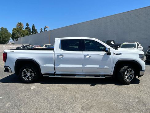 Used 2023 GMC Sierra 1500 SLT w/ SLT Convenience Package AWD/4WD image 32
