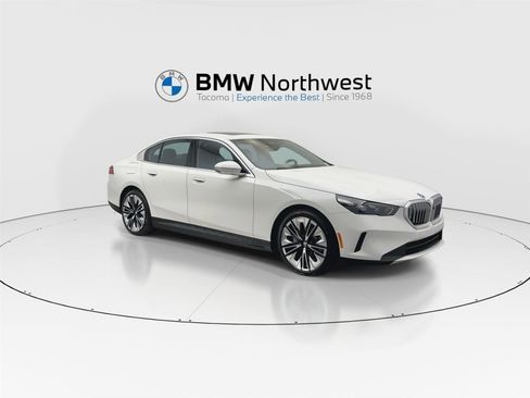 New 2026 BMW i5 eDrive40 AWD/4WD image 6