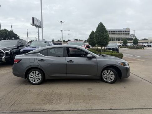 Used 2024 Nissan Sentra S FWD image 3