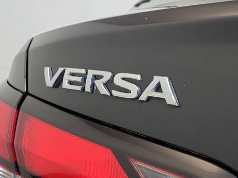 Used 2021 Nissan Versa SV FWD image 8