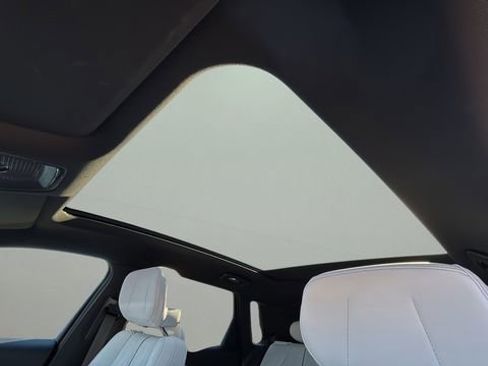 Used 2025 Cadillac Lyriq Sport image 19