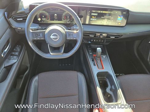 Used 2025 Nissan Kicks SR FWD image 13