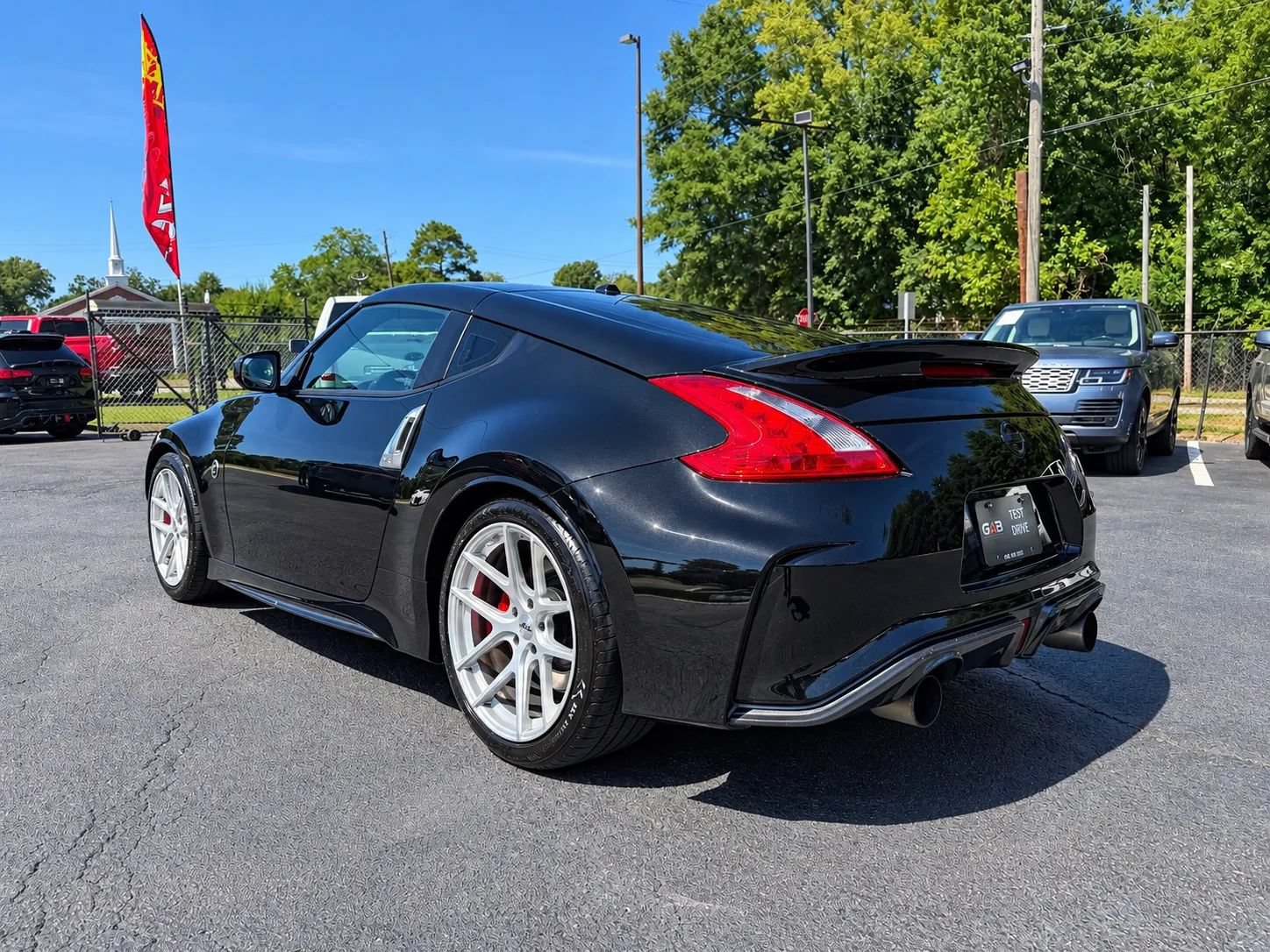 Used 2017 Nissan 370Z NISMO RWD image 5