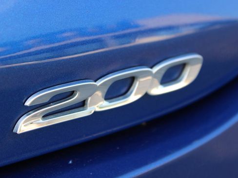 Used 2016 Chrysler 200 Limited FWD image 7