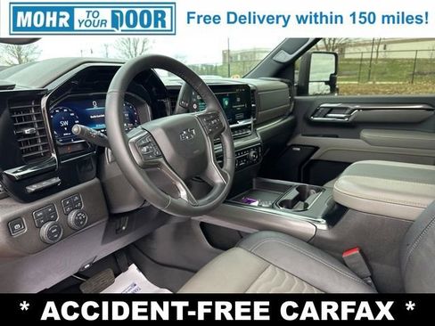 Used 2025 Chevrolet Silverado 2500 ZR2 w/ Technology Package image 14