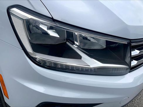 Used 2019 Volkswagen Tiguan SE image 28