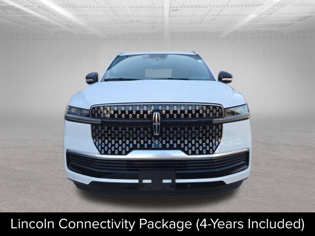 New 2027 Lincoln Navigator Reserve AWD/4WD image 2