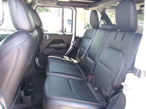 Used 2023 Jeep Wrangler Unlimited Sahara w/ Cold Weather Group AWD/4WD image 10