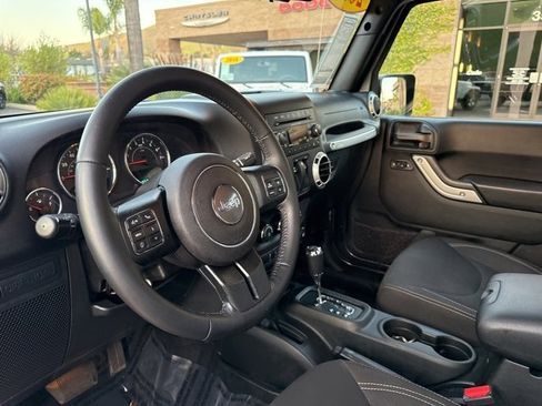Used 2018 Jeep Wrangler Rubicon w/ Power Convenience Group image 20