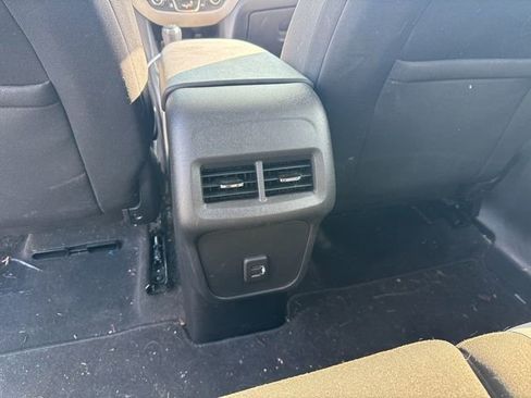 Used 2021 Chevrolet Equinox LS w/ LS Convenience Package image 17