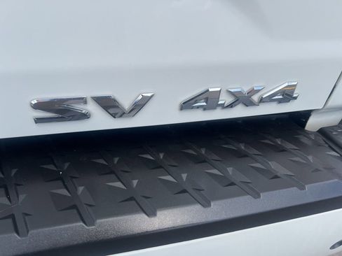 Used 2024 Nissan Titan SV w/ SV Convenience Package image 34