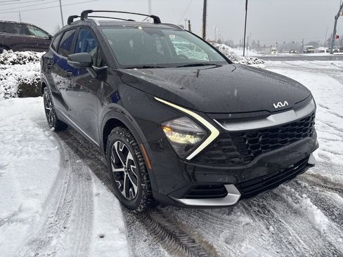 Used 2023 Kia Sportage EX image 3