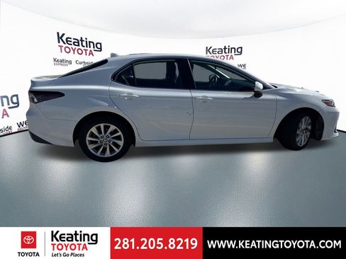 Used 2021 Toyota Camry LE image 8