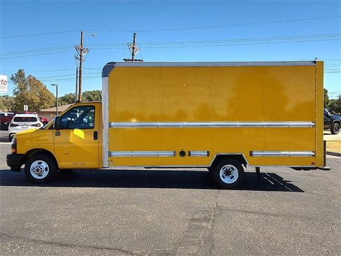 Used 2021 GMC Savana 3500 Extended w/ Power Convenience Package image 2
