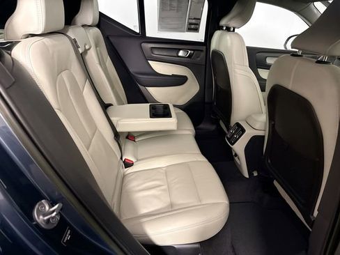 Used 2022 Volvo XC40 T5 Inscription image 37