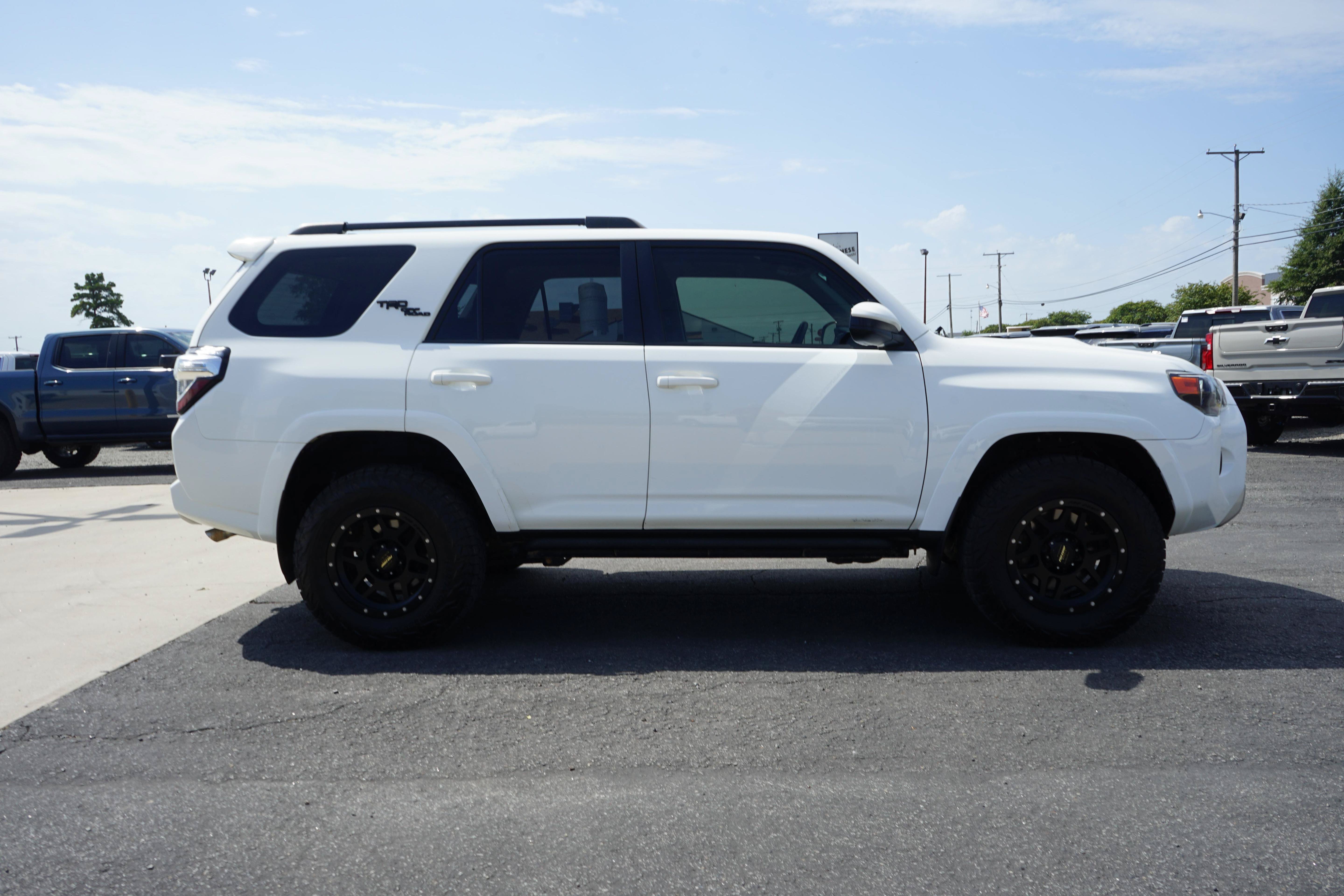 Used 2021 Toyota 4Runner TRD Off-Road AWD/4WD image 6