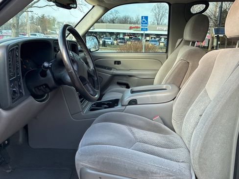 Used 2005 Chevrolet Avalanche LS w/ Sun And Sound Package image 14