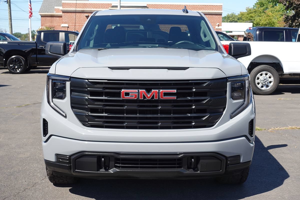 Used 2024 GMC Sierra 1500 Pro w/ Graphite Edition AWD/4WD image 5