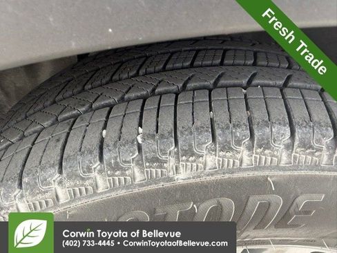 Used 2025 Acura MDX SH-AWD image 12