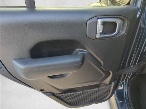 Used 2025 Jeep Gladiator Sport AWD/4WD image 8