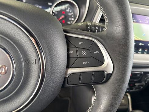 Certified 2021 Jeep Compass Latitude image 19