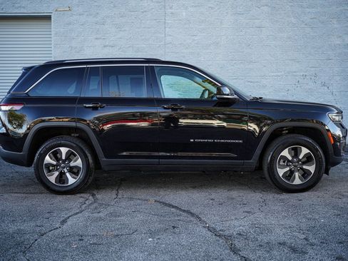 Used 2023 Jeep Grand Cherokee 4WD 4xe image 16