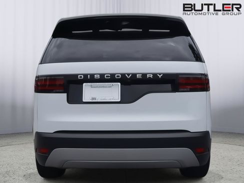Used 2024 Land Rover Discovery S AWD/4WD image 5