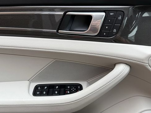 Certified 2022 Porsche Panamera 4 image 17