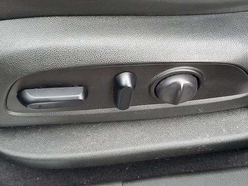 Used 2021 GMC Acadia SLT w/ Premium Package image 28