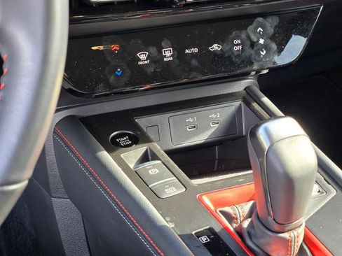 Used 2025 Nissan Kicks SR image 24