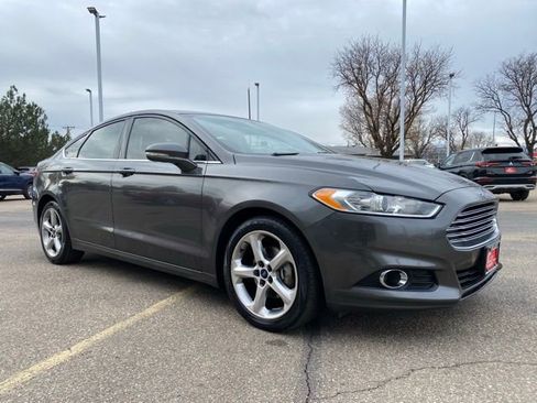 Used 2016 Ford Fusion SE image 7