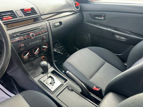 Used 2007 MAZDA MAZDA3 i Touring image 19