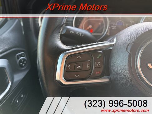 Used 2018 Jeep Wrangler Unlimited Sahara AWD/4WD image 19