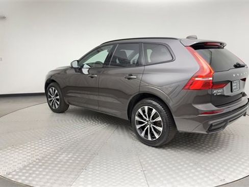 Certified 2025 Volvo XC60 B5 Plus w/ Climate Package image 4