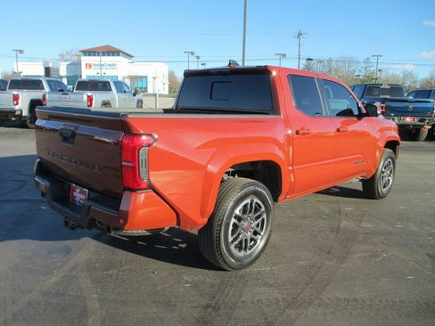 Used 2025 Toyota Tacoma TRD Sport image 5