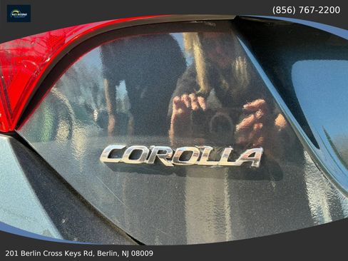 Used 2017 Toyota Corolla LE image 6