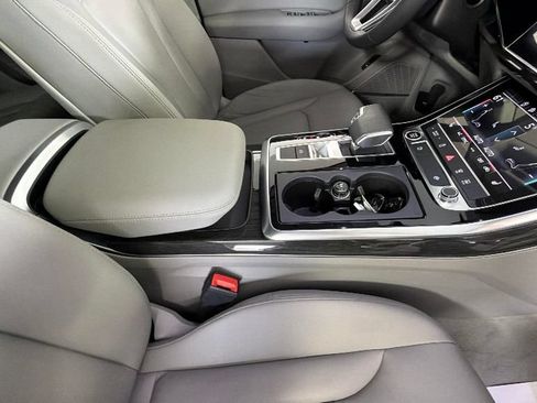 Used 2021 Audi Q7 2.0T Premium Plus w/ Premium Plus Package AWD/4WD image 39