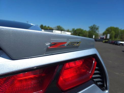 Used 2017 Chevrolet Corvette Stingray Coupe RWD image 8