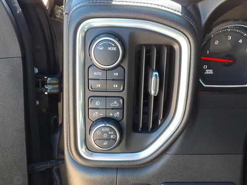 Used 2022 Chevrolet Silverado 2500 LTZ w/ LTZ Plus Package image 21