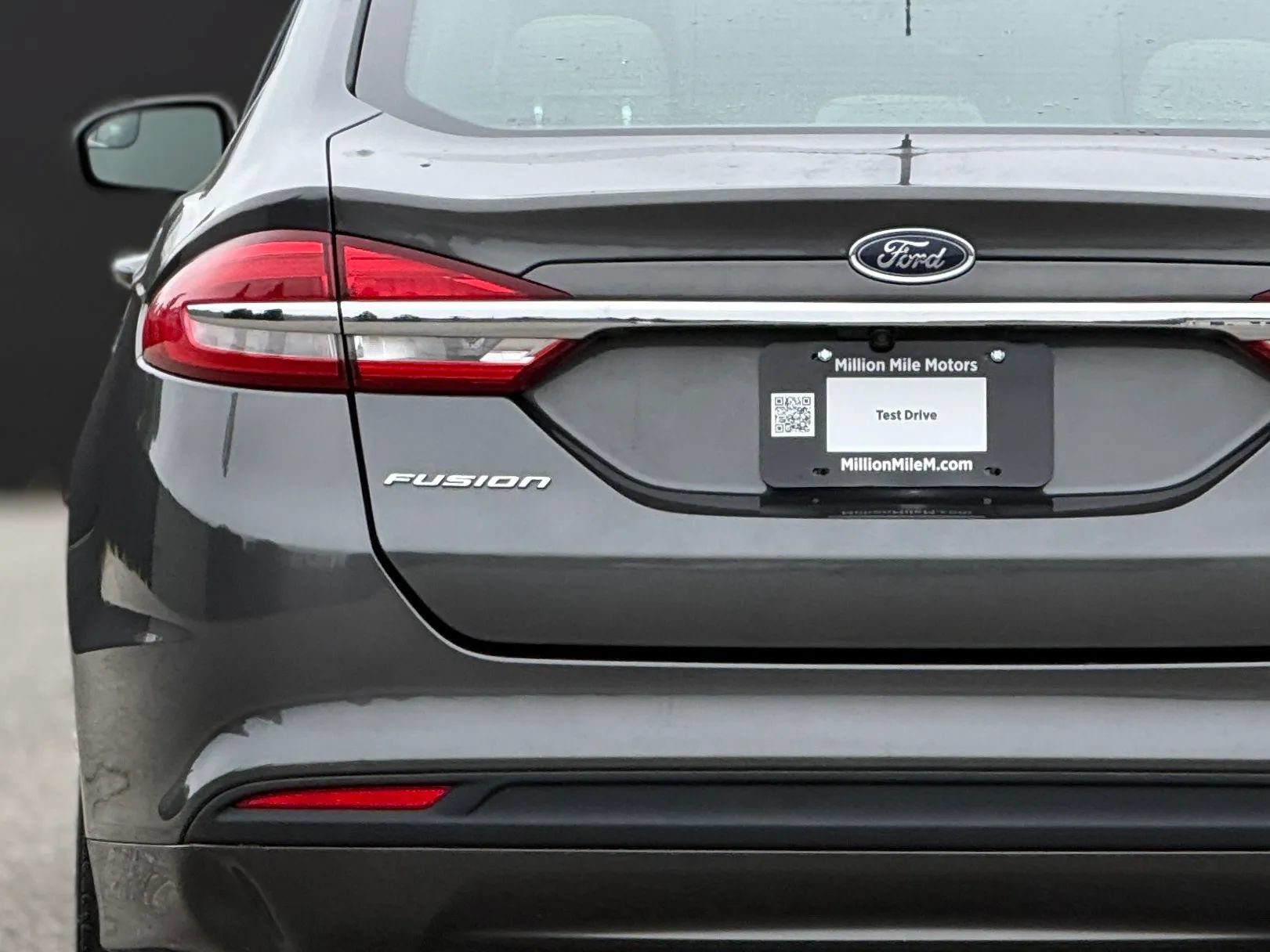 Used 2017 Ford Fusion SE FWD image 13