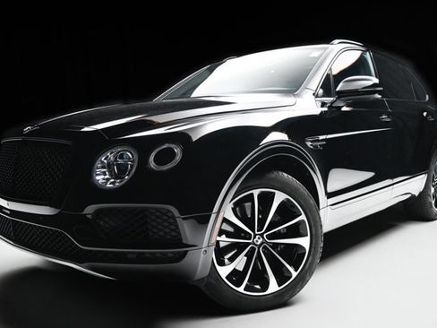 Used 2019 Bentley Bentayga image 1