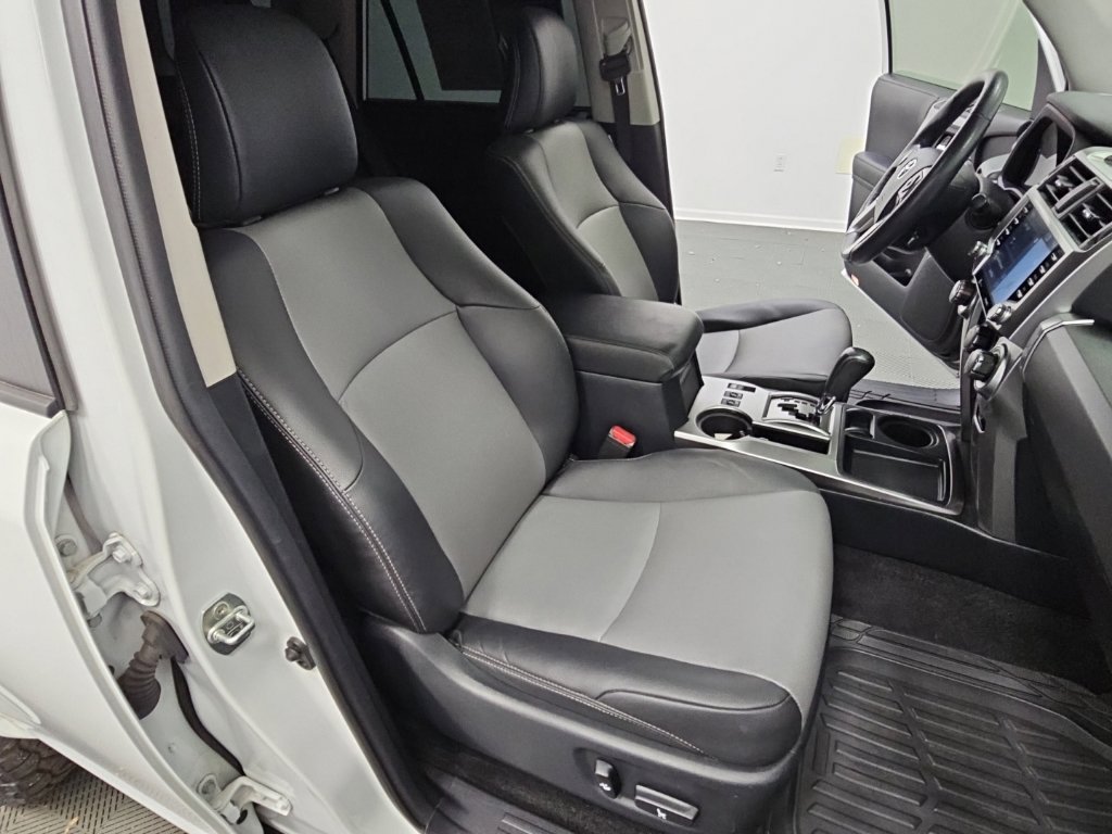 Used 2024 Toyota 4Runner SR5 Premium w/ Moonroof Package RWD image 41