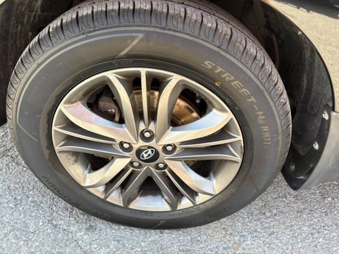 Used 2014 Hyundai Tucson AWD image 12